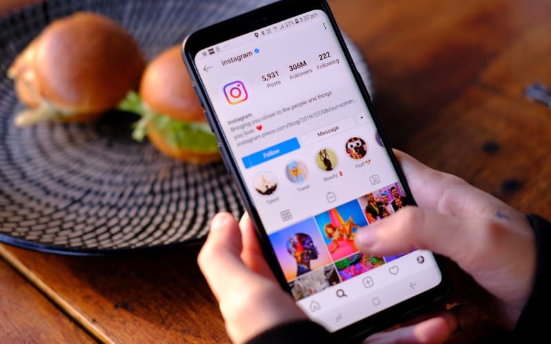 How To Download All The Photos And Stories Of An Instagram Profile